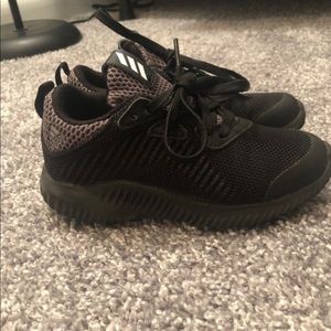 Boys size 11 like new ADIDAS SNEAKERS